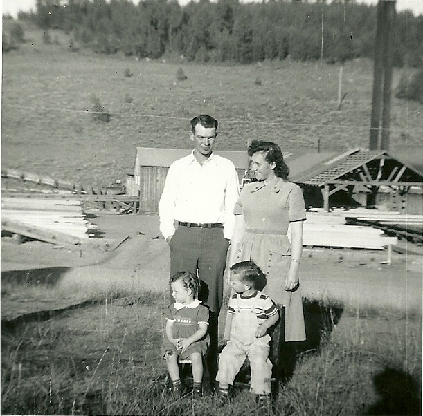 Tamarack Idaho with wife Lorene and children 1952.jpeg